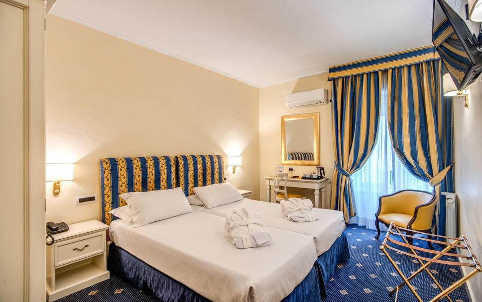 Parcheggio privato gratuito in Hotel – Hotel Napoleon